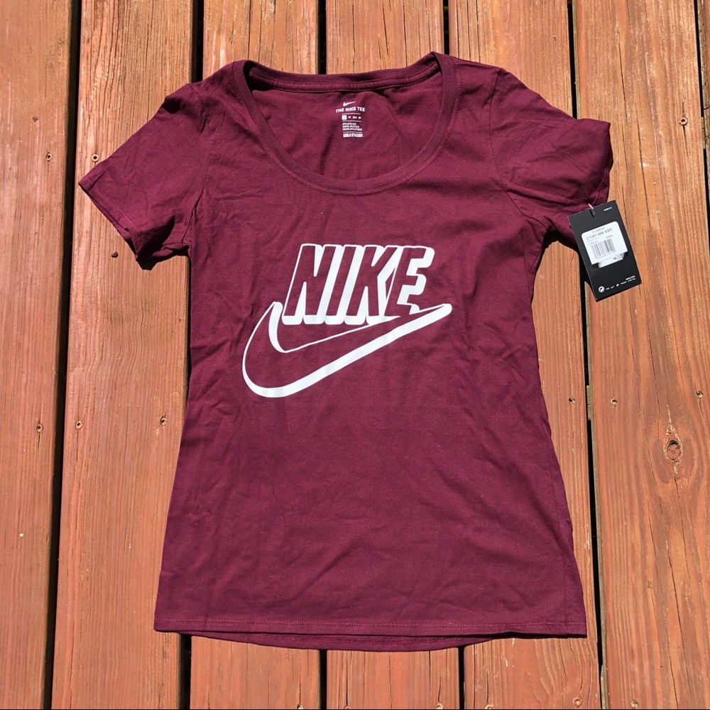 Basic Nike Scoop Neck